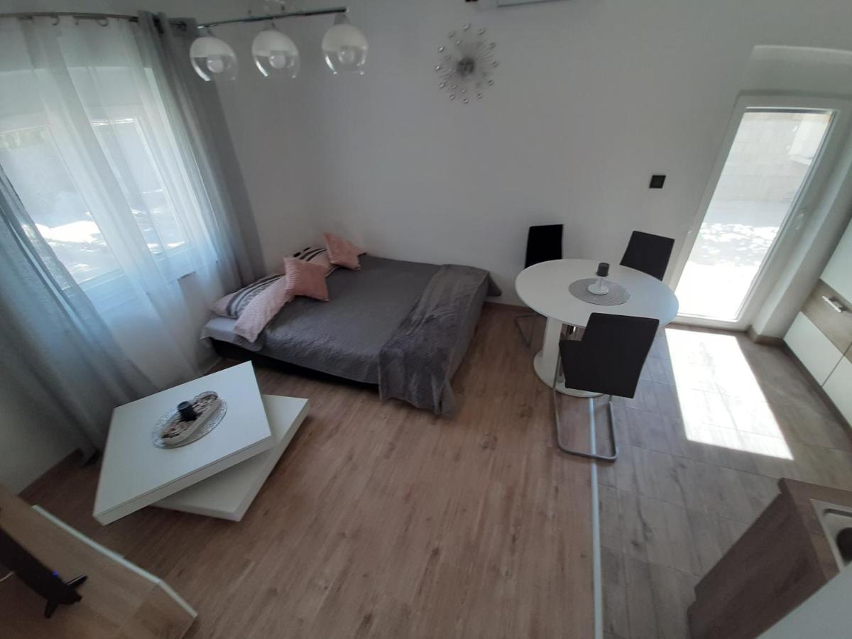 Ferienhaus Karlo Pridraga Buitenkant foto
