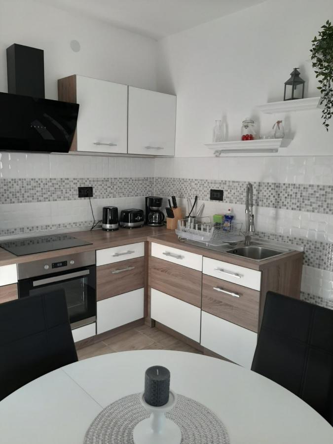Ferienhaus Karlo Pridraga Buitenkant foto
