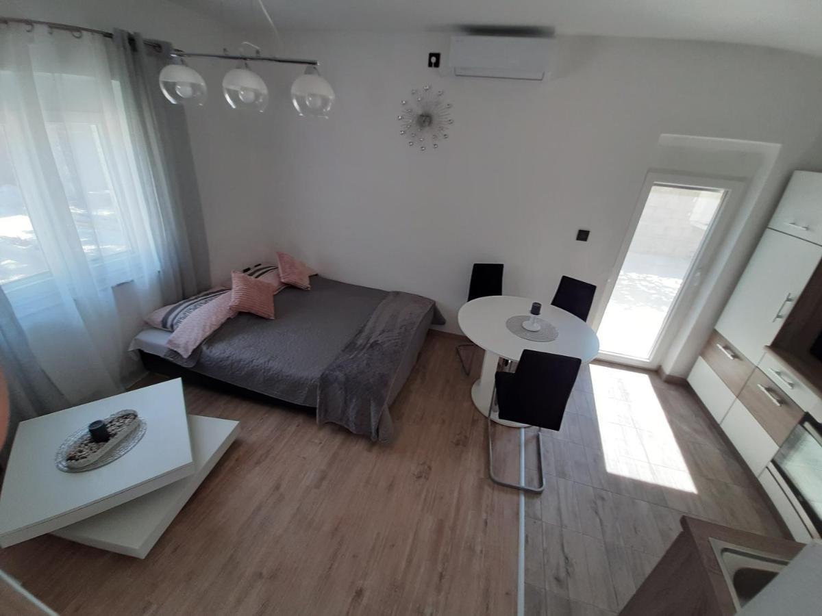 Ferienhaus Karlo Pridraga Buitenkant foto