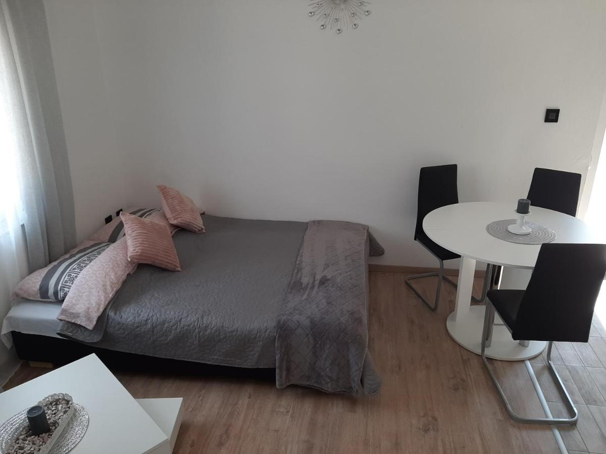 Ferienhaus Karlo Pridraga Buitenkant foto