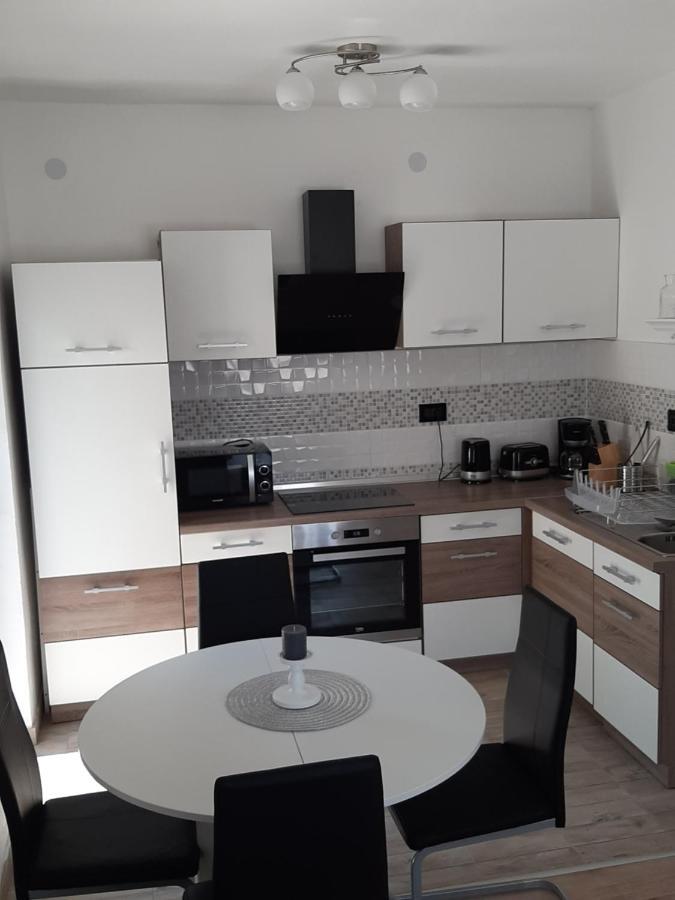 Ferienhaus Karlo Pridraga Buitenkant foto