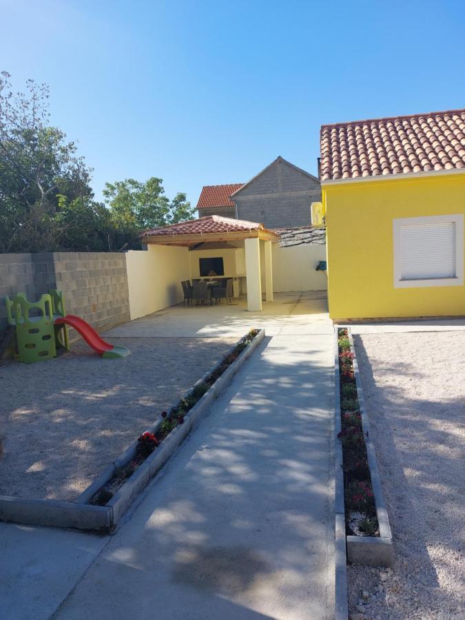 Ferienhaus Karlo Pridraga Buitenkant foto