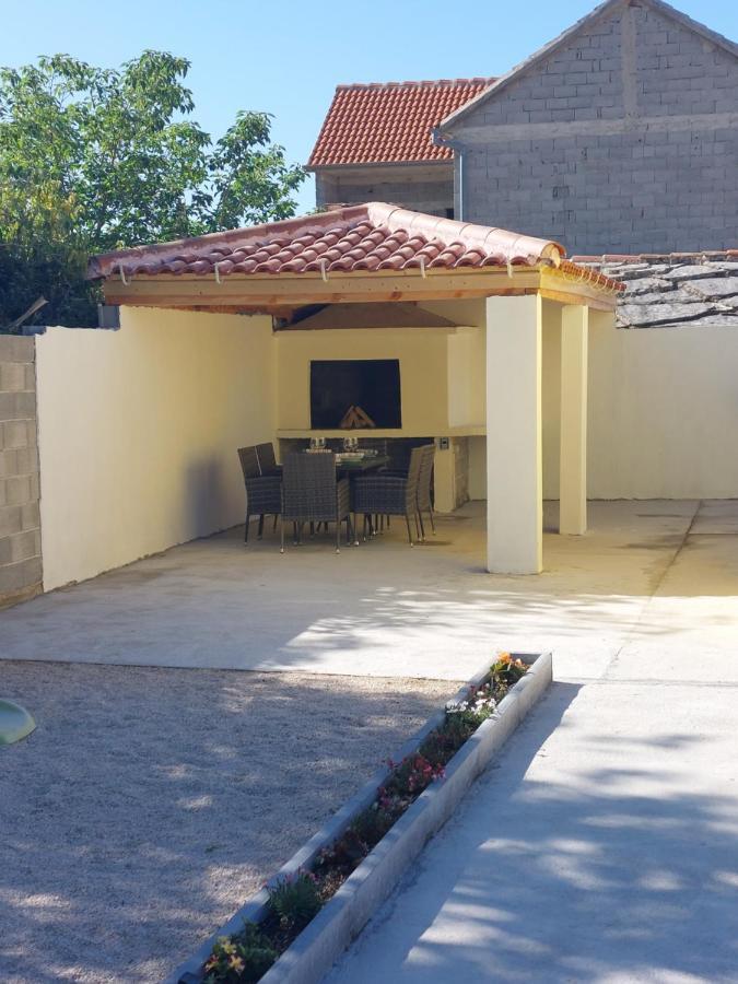 Ferienhaus Karlo Pridraga Buitenkant foto