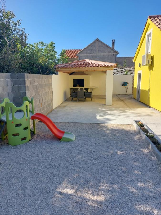 Ferienhaus Karlo Pridraga Buitenkant foto